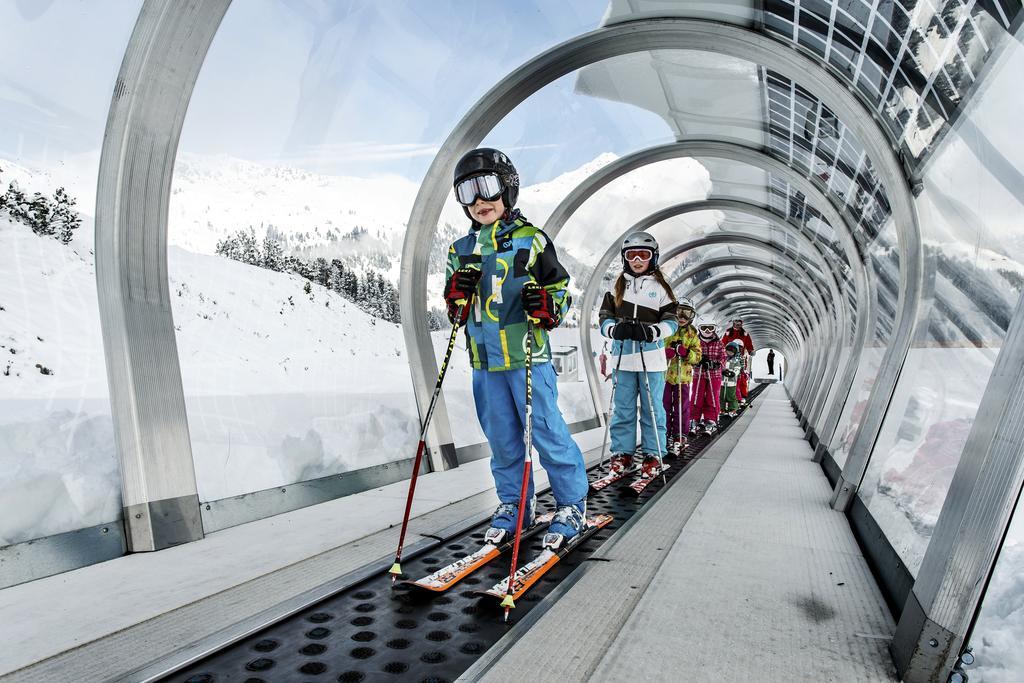 Alpina Zillertal . Family Lifestyle Kinderhotel Fugen Bagian luar foto