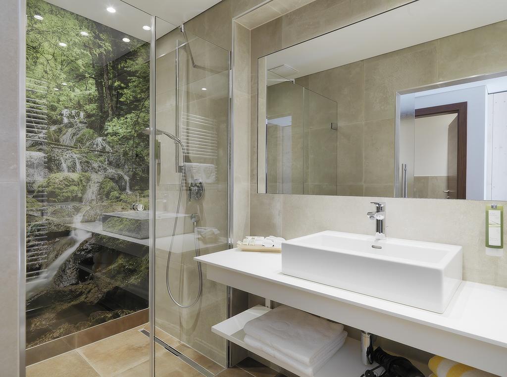 Alpina Zillertal . Family Lifestyle Kinderhotel Fugen Bagian luar foto