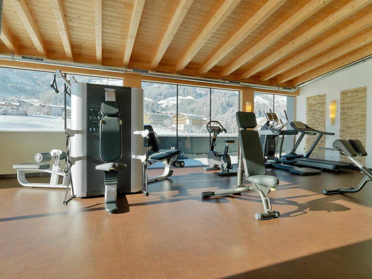 Alpina Zillertal . Family Lifestyle Kinderhotel Fugen Bagian luar foto