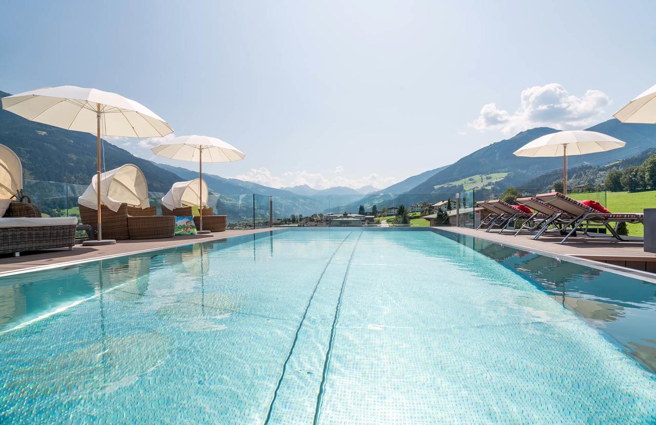 Alpina Zillertal . Family Lifestyle Kinderhotel Fugen Bagian luar foto